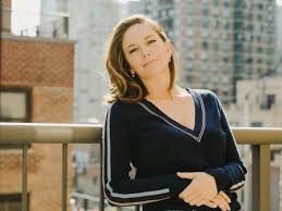 How tall is Diane Lane?